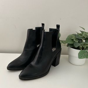 STEVE MADDEN booties